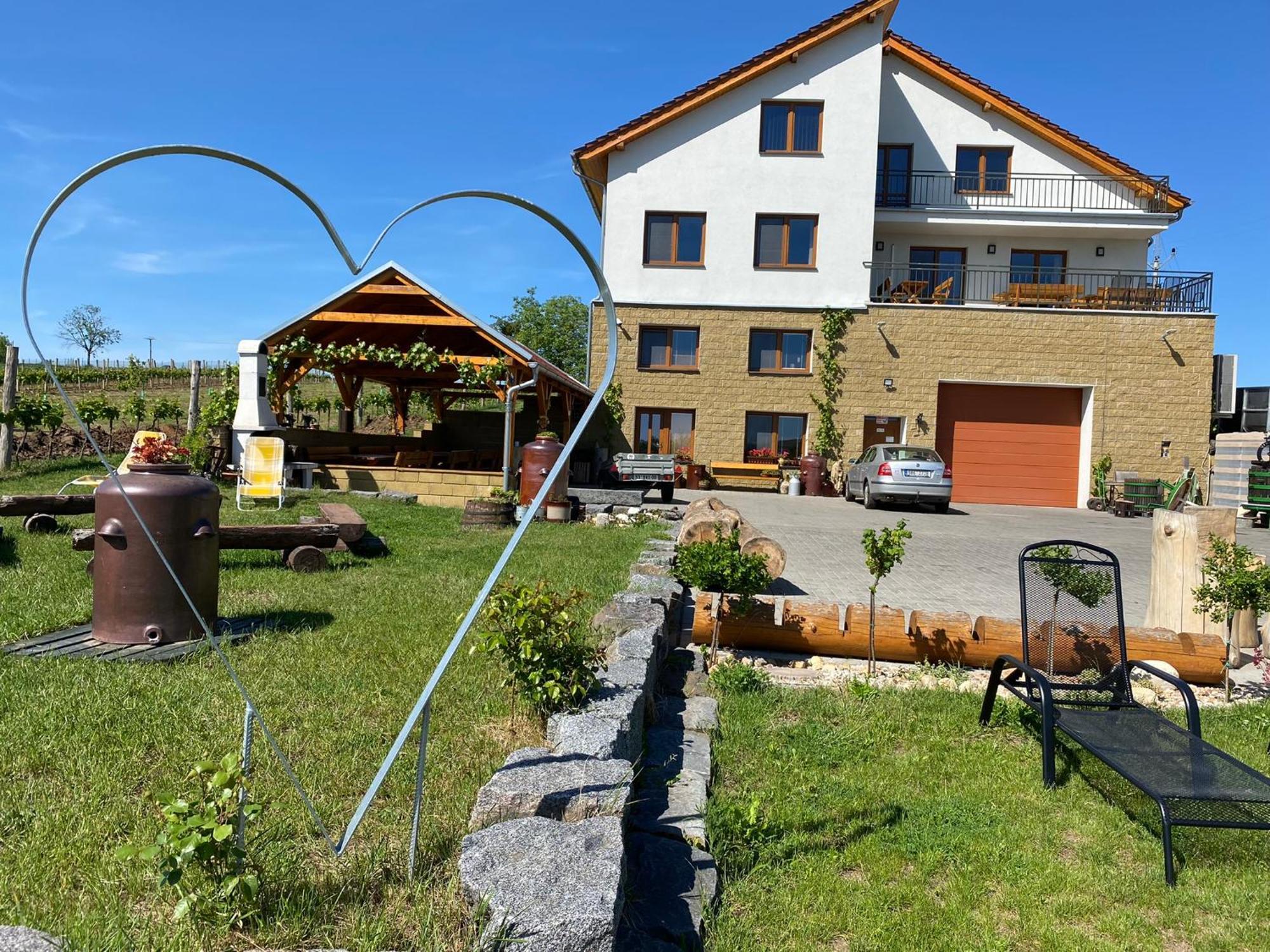 Hotel Vinarstvi & Penzion Knapek Strachotin Exteriér fotografie